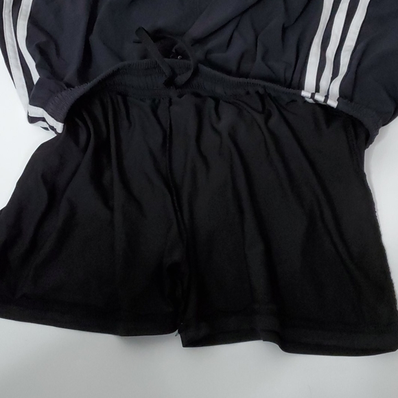 ADIDAS | Running Shorts w/ compression - Picture 5 of 6